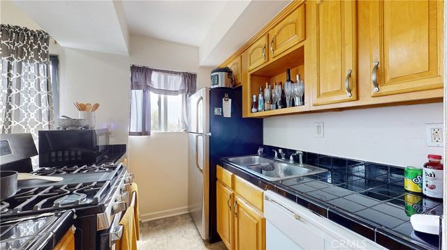 1168 E 10th 218B, Long Beach, CA 90813