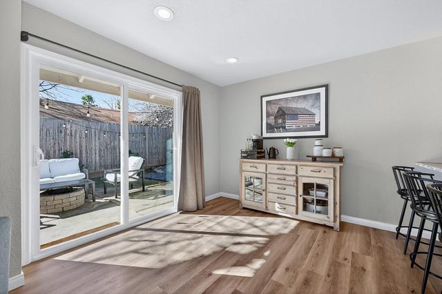 5825 Merlindale Dr, Citrus Heights, CA 95610