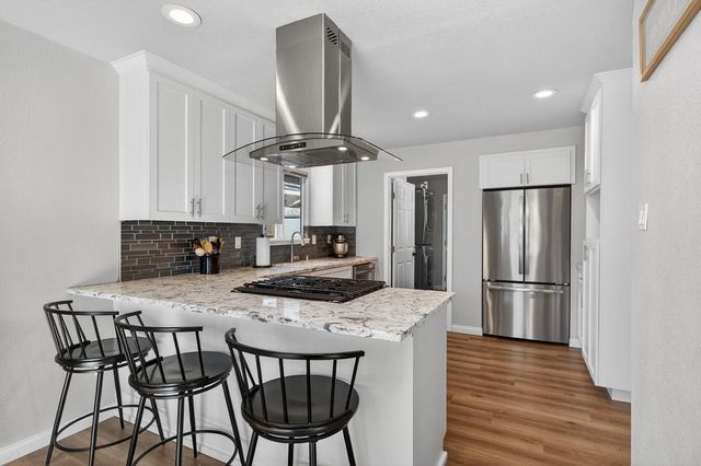 5825 Merlindale Dr, Citrus Heights, CA 95610