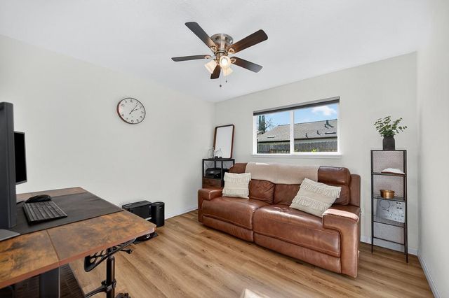 5825 Merlindale Dr, Citrus Heights, CA 95610