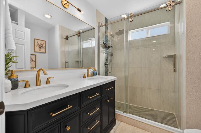 5825 Merlindale Dr, Citrus Heights, CA 95610