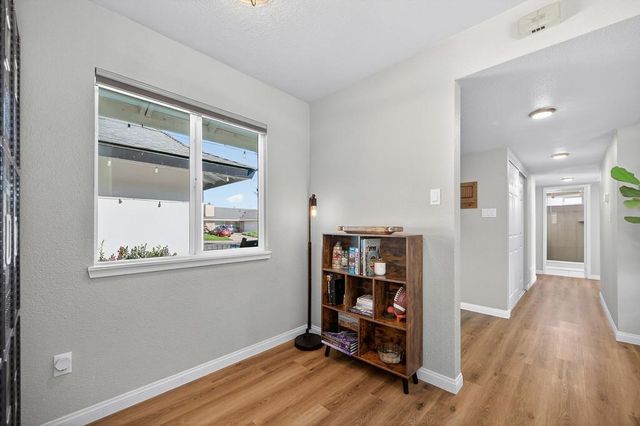 5825 Merlindale Dr, Citrus Heights, CA 95610