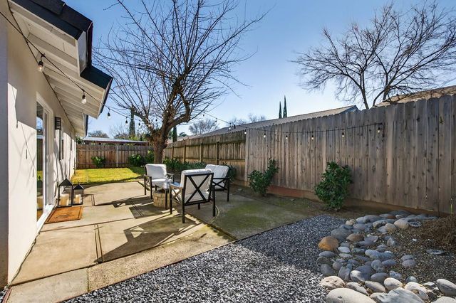 5825 Merlindale Dr, Citrus Heights, CA 95610