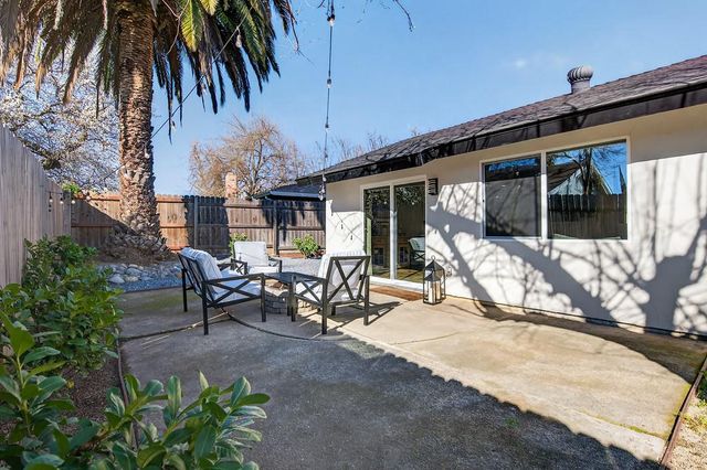 5825 Merlindale Dr, Citrus Heights, CA 95610