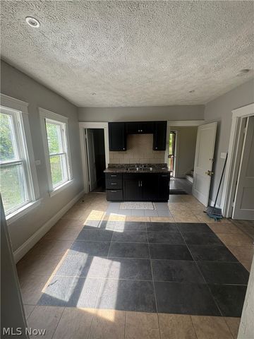 2926 E 123rd Street Upper, Cleveland, OH 44120