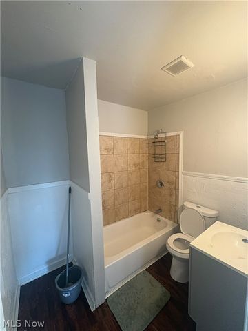 2926 E 123rd Street Upper, Cleveland, OH 44120