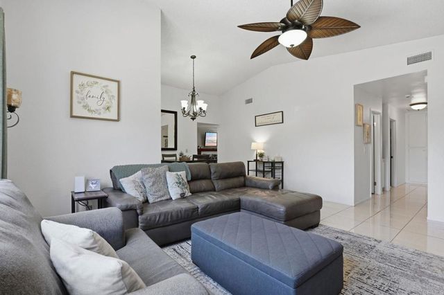 216 Ocotillo Place, Oceanside, CA 92057