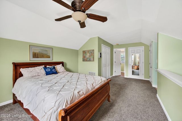 10521 Bay Pointe Ct, Louisville, KY 40241
