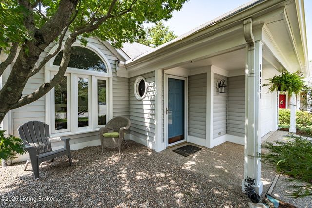 10521 Bay Pointe Ct, Louisville, KY 40241