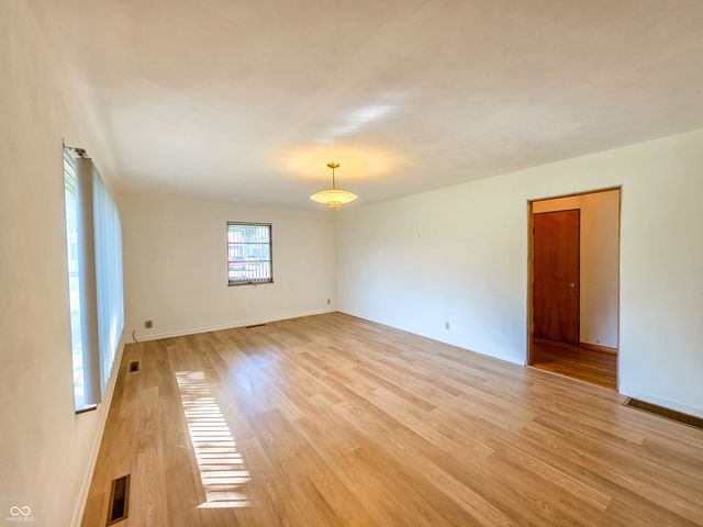 510 NE C Street, Linton, IN 47441