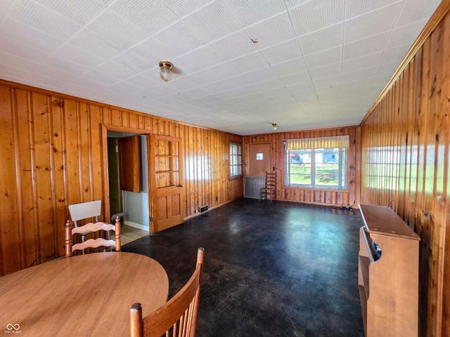 510 NE C Street, Linton, IN 47441