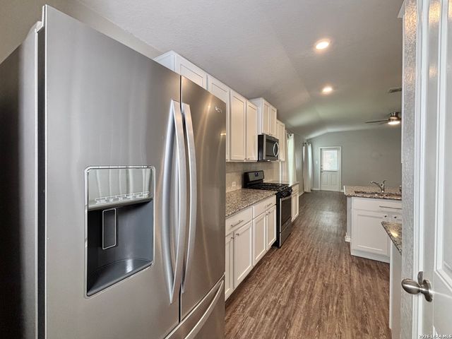 749 Brown Thrasher, San Antonio, TX 78253