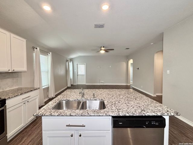 749 Brown Thrasher, San Antonio, TX 78253