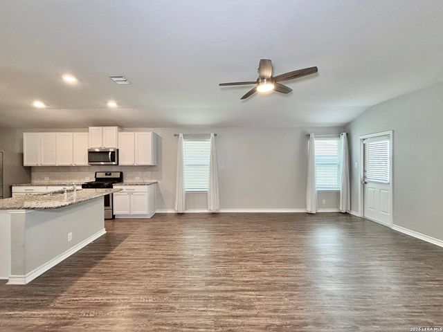 749 Brown Thrasher, San Antonio, TX 78253