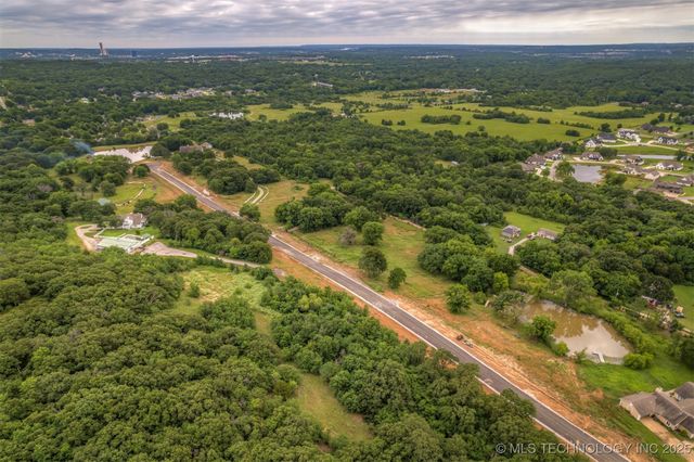 4663 Oak Timber Drive, Tulsa, OK 74131