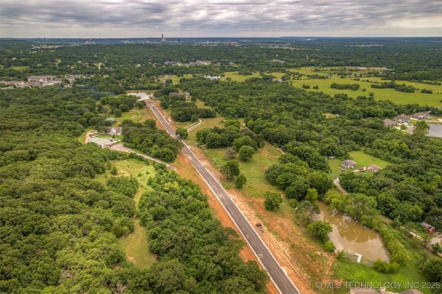 4663 Oak Timber Drive, Tulsa, OK 74131