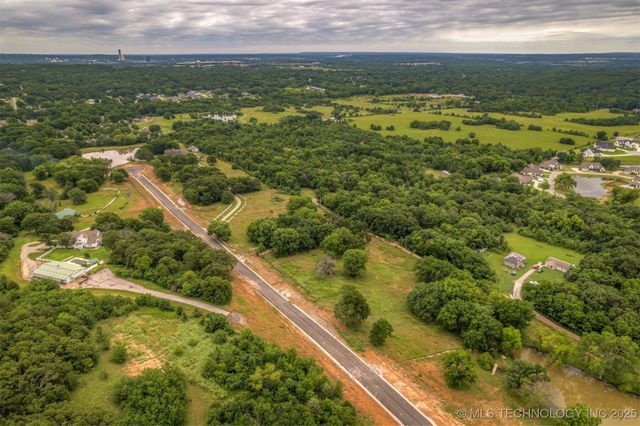 4663 Oak Timber Drive, Tulsa, OK 74131