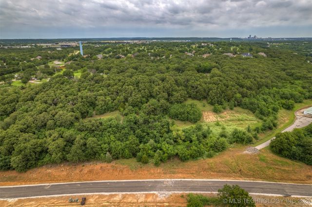 4663 Oak Timber Drive, Tulsa, OK 74131