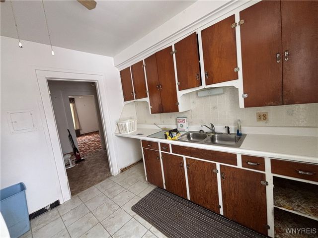 5755 Beattie Avenue, Lockport Town, NY 14094