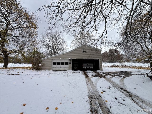 5755 Beattie Avenue, Lockport Town, NY 14094