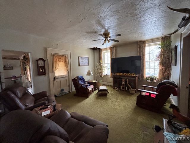 5755 Beattie Avenue, Lockport Town, NY 14094