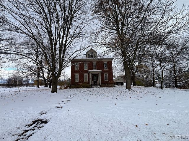 5755 Beattie Avenue, Lockport Town, NY 14094