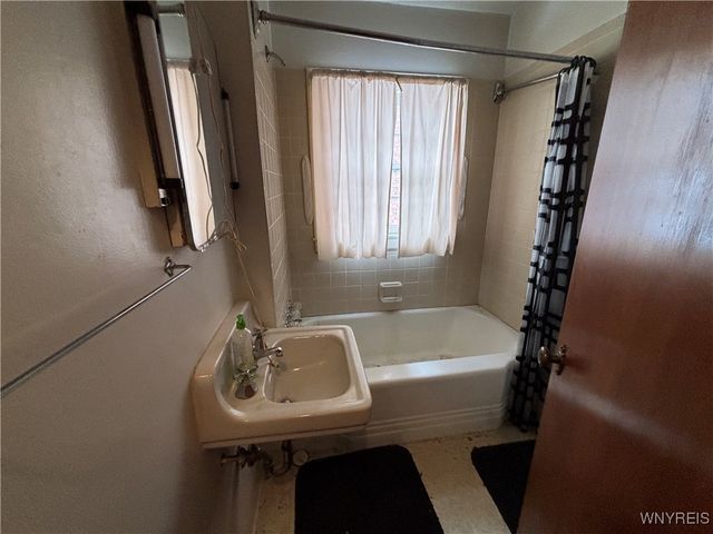 5755 Beattie Avenue, Lockport Town, NY 14094