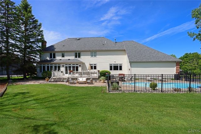 8430 Prestwick Drive, Manlius, NY 13104