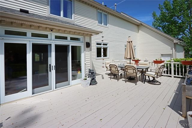 8430 Prestwick Drive, Manlius, NY 13104