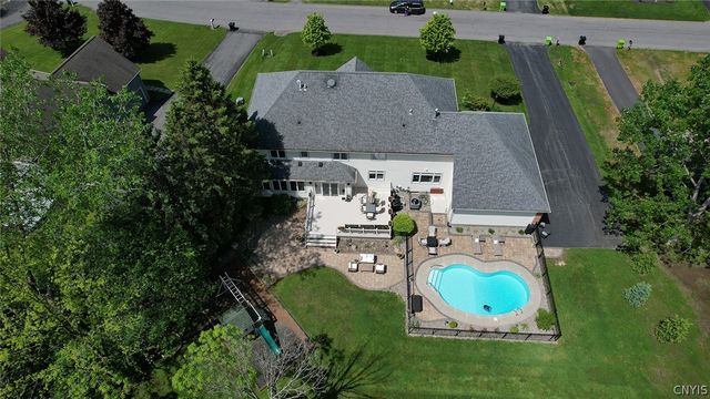 8430 Prestwick Drive, Manlius, NY 13104