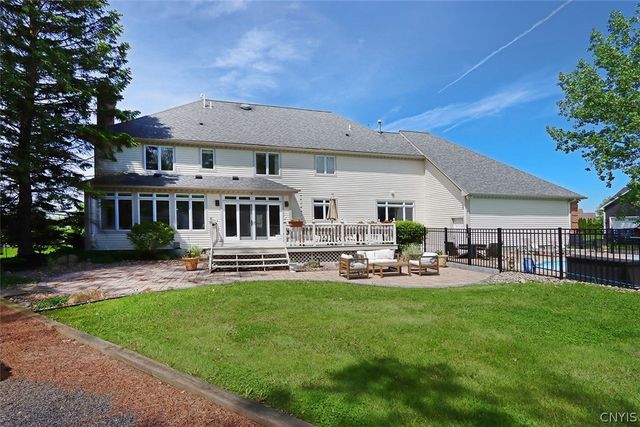 8430 Prestwick Drive, Manlius, NY 13104