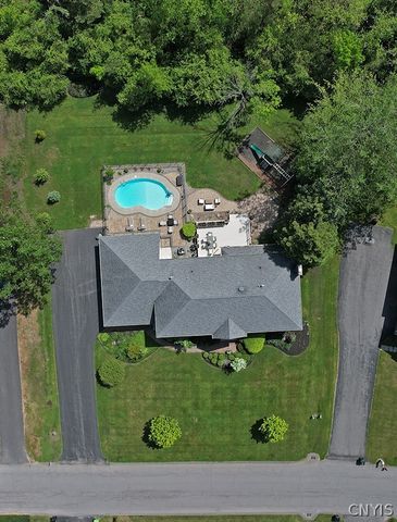 8430 Prestwick Drive, Manlius, NY 13104