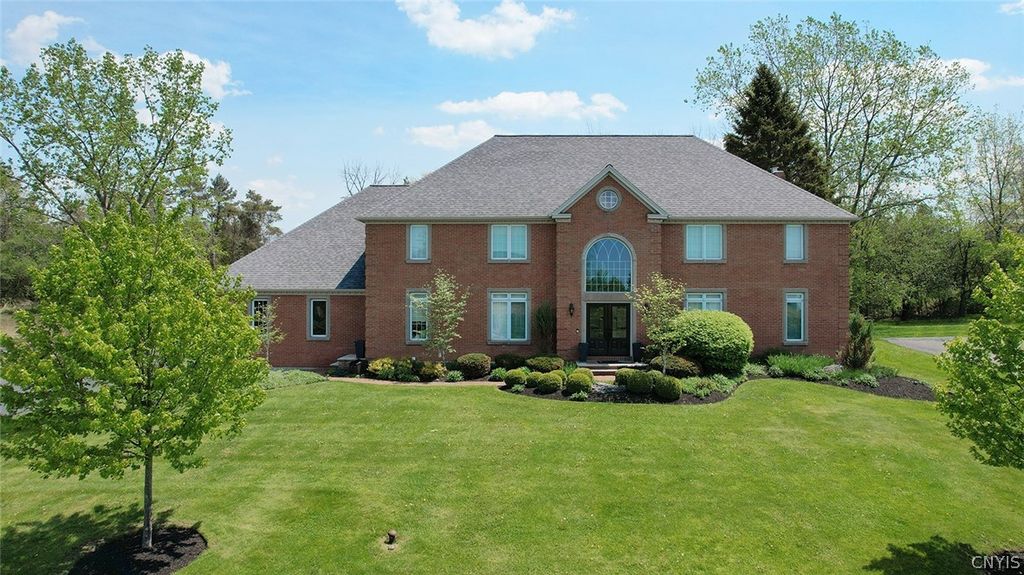 8430 Prestwick Drive, Manlius, NY 13104