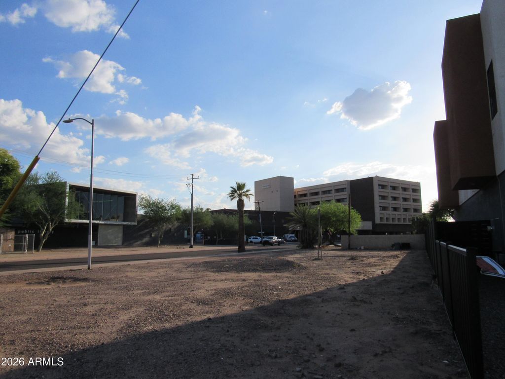 410 W YAVAPAI Street 13, Phoenix, AZ 85003 — photo 2