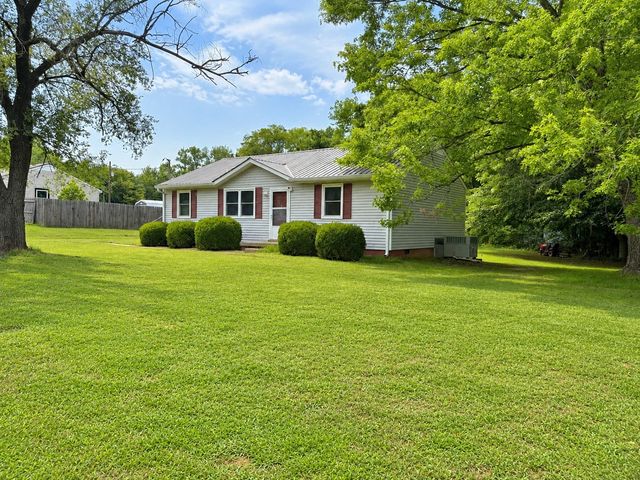 307 Barkwood Dr, Clarksville, TN 37040