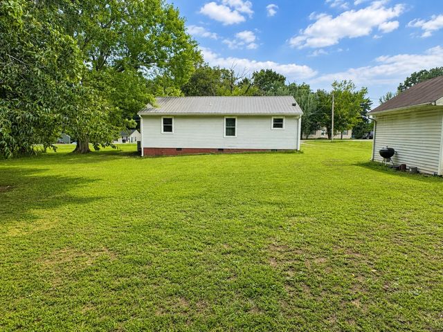 307 Barkwood Dr, Clarksville, TN 37040