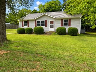 307 Barkwood Dr, Clarksville, TN 37040
