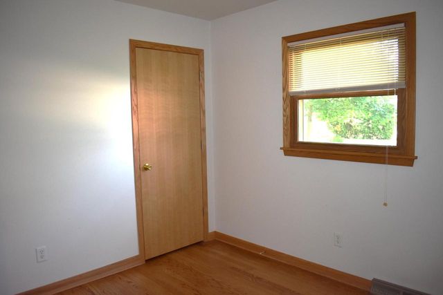 11651 W Grange AVENUE, Hales Corners, WI 53130