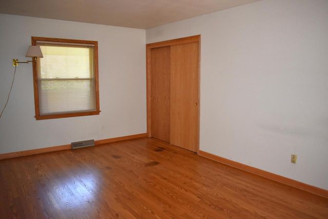 11651 W Grange AVENUE, Hales Corners, WI 53130