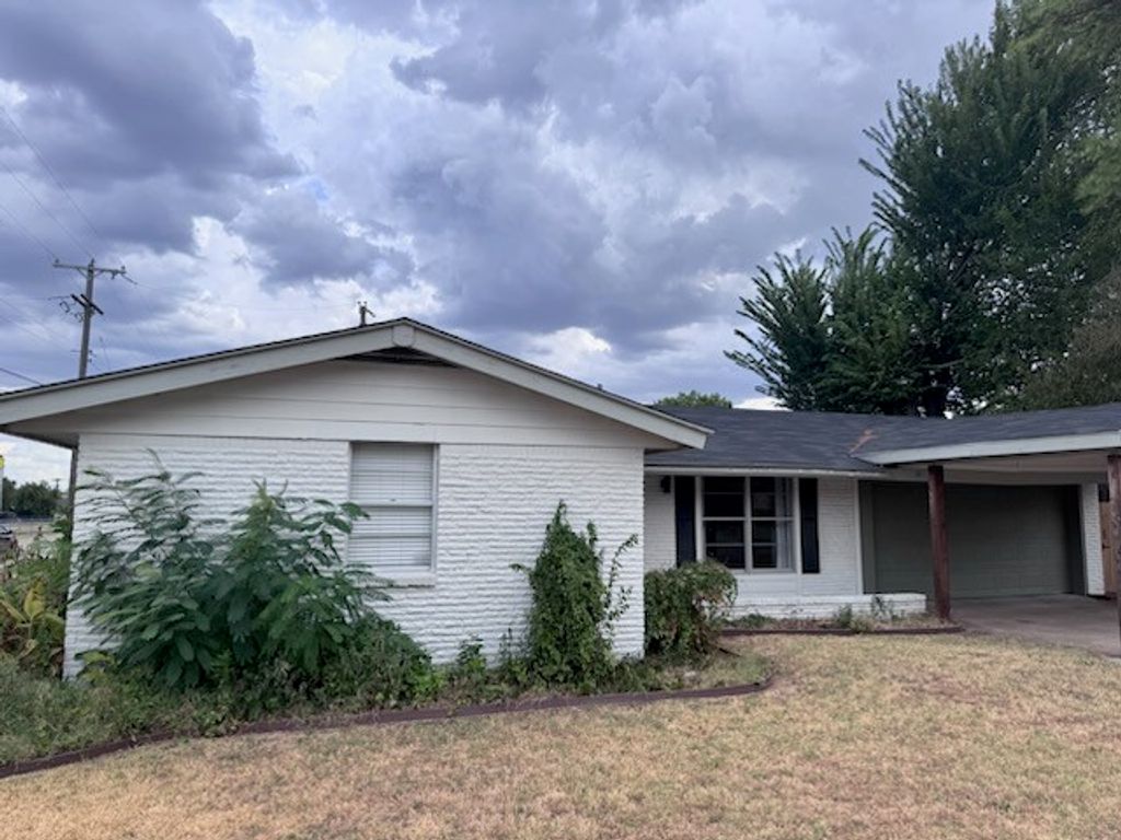 1702 Bristol Court N, Irving, TX 75062 — exterior