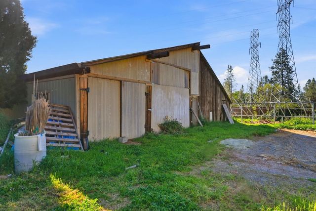 10159 Lime Kiln Rd, Grass Valley, CA 95949