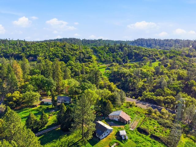 10159 Lime Kiln Rd, Grass Valley, CA 95949