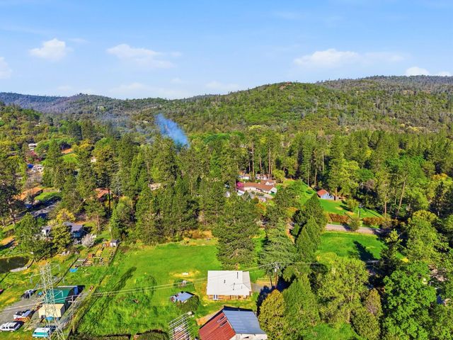 10159 Lime Kiln Rd, Grass Valley, CA 95949