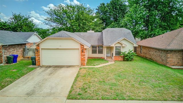 816 N Coopers Hawk Drive, Norman, OK 73072