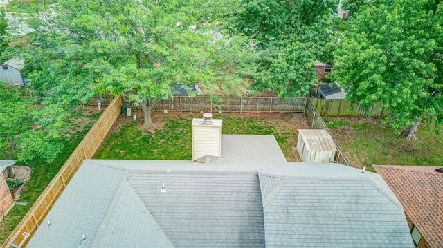 816 N Coopers Hawk Drive, Norman, OK 73072