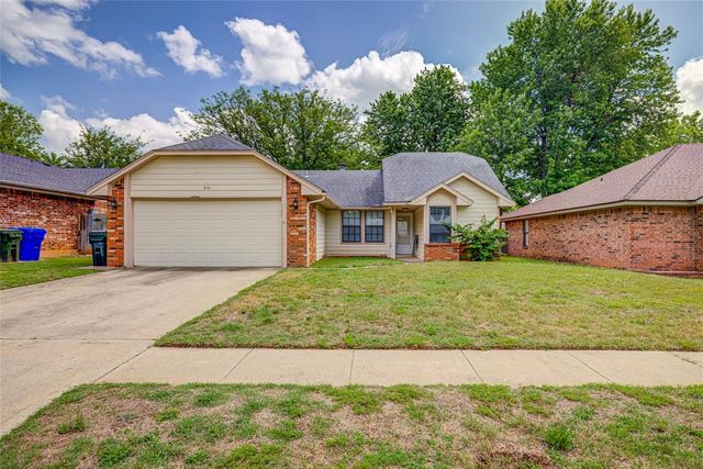 816 N Coopers Hawk Drive, Norman, OK 73072