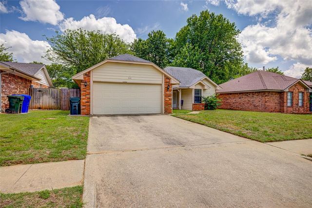 816 N Coopers Hawk Drive, Norman, OK 73072