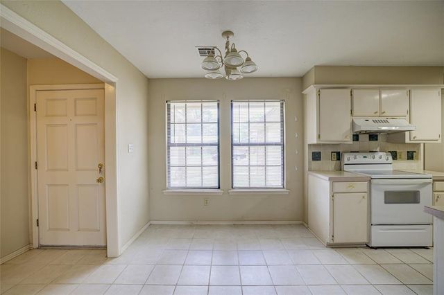 816 N Coopers Hawk Drive, Norman, OK 73072