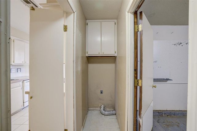 816 N Coopers Hawk Drive, Norman, OK 73072
