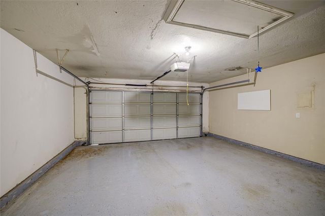 816 N Coopers Hawk Drive, Norman, OK 73072